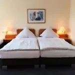 Ξενοδοχείο Am Park 3*